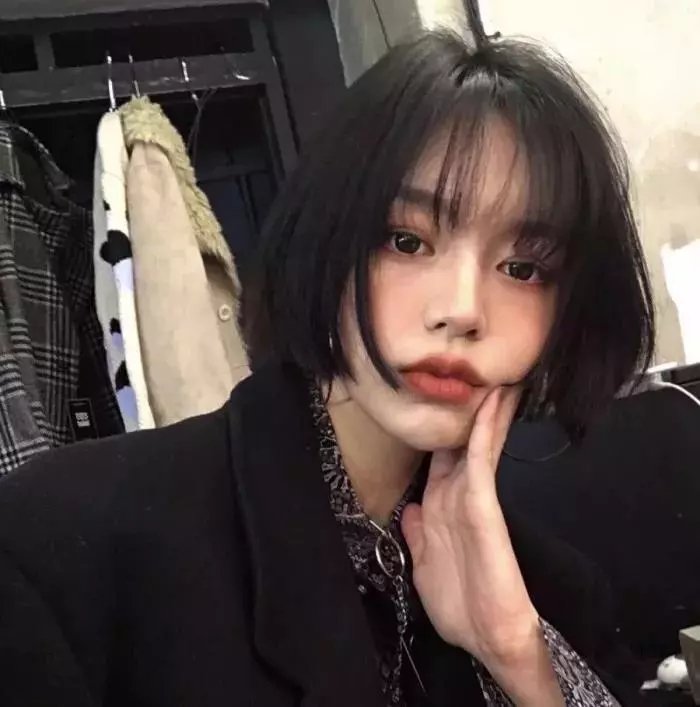 远离关闭的门